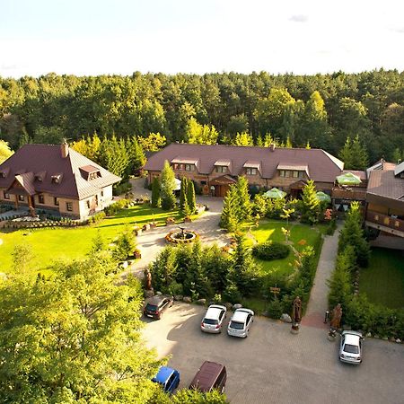 Hotel Trylogia Zielonka  Kültér fotó