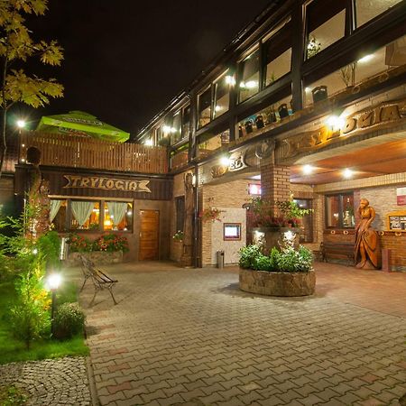 Hotel Trylogia Zielonka  Kültér fotó