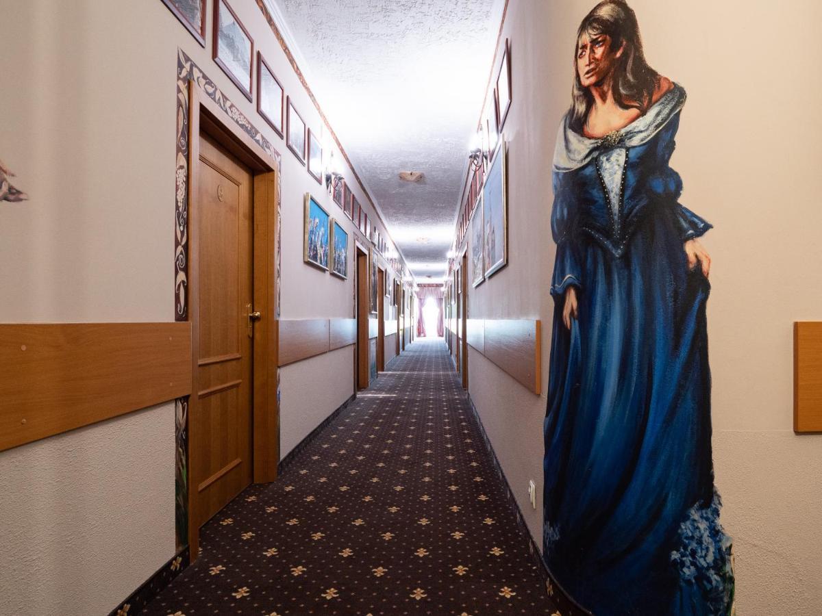Hotel Trylogia Zielonka  Kültér fotó
