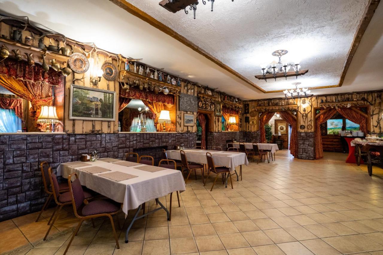 Hotel Trylogia Zielonka  Kültér fotó