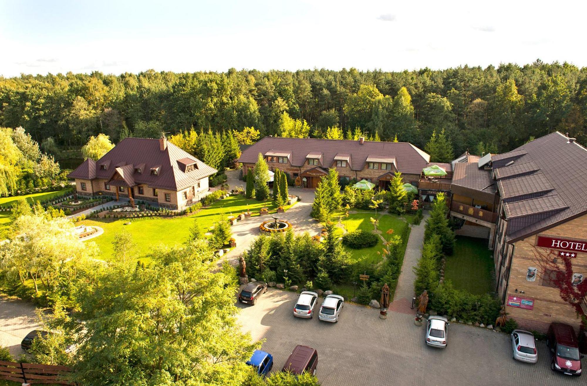 Hotel Trylogia Zielonka  Kültér fotó