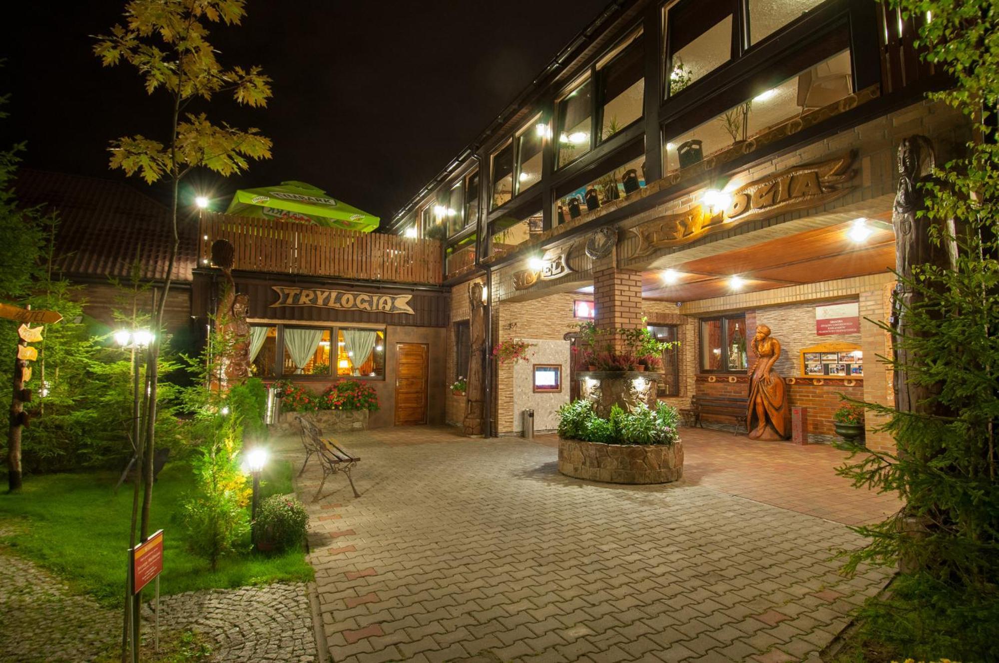 Hotel Trylogia Zielonka  Kültér fotó